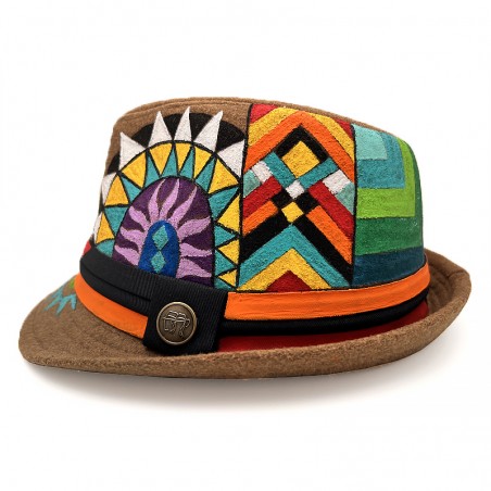 Chapeau peint à la main