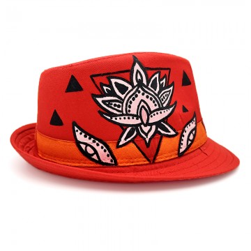 Chapeau peint à la main
